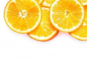 لبّ البرتقال للقضاء على البقع الداكنة في الوجه
