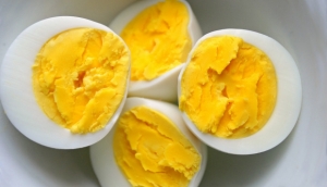تناول بيضتين يوميًا يحميك من هذه الأمراض