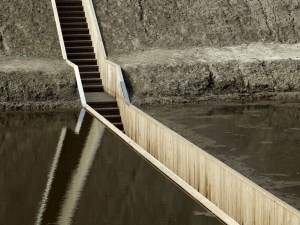 تعرف على تصميم «جسر موسى»: ليس فوق الماء بل يقسمها إلى نصفين