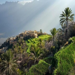 الكشف عن حقيقة الصيام بقرية عمانية تشرق فيها الشمس فقط 3 ساعات