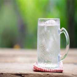  اشرب الماء بدلاً من الكولا لتتخلص من الكرش