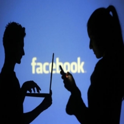فيسبوك تغلق مليون حساب يومياً
