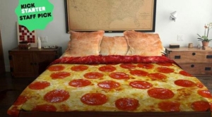 فنانة تبحث عن تمويل لصنع سرير من البيتزا 