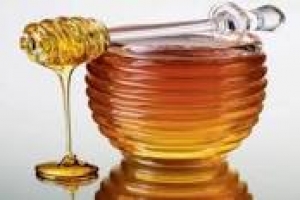 بالفيديو- كيف تعرف العسل الأصلي من العسل المزيّف بطريقة سهلة.