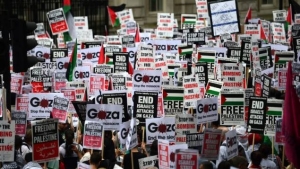 تظاهر عشرات الأف الأشخاص في لندن تضامنا مع فلسطين 
