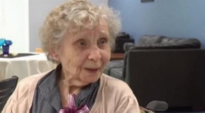 حرمت من شهادتها 75 عاماً بسبب 5 دولارات ..أمريكية تتخرج في الجامعة بعمر 99 عاماً