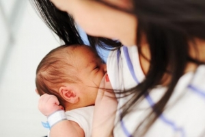الرضاعة الطبيعية تقوّي أمعاء الطفل