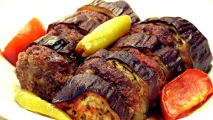 كباب الباذنجان واللحم التركية