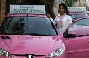 فلسطينية سائقة "تاكسي" تعتزم إنشاء أول شركة سيارات أجرة للنساء فقط
