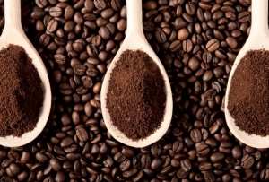 طرق رائعة للاستفادة من بقايا القهوة فى تنظيف منزلك