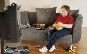 التلفزيون يزيد مخاطر البدانة بين الأطفال