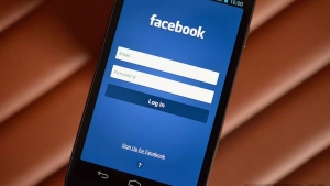 فيسبوك يوقف مزامنة جهات الاتصال