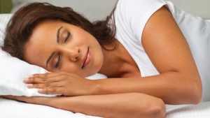 تمرين بالتنفس فقط للنوم في خلال 60 ثانية 