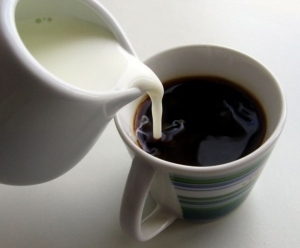 القهوة مع الحليب هل تؤدي لحصى الكلية؟