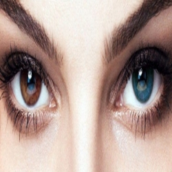 إكتشاف حديث يجعلك تستطيع تغير لون عيونك إلى اللون الأزرق مدى الحياة