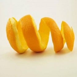 قشر البرتقال وفوائده علي البشره 