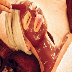 ماسك الشوكولاتة للعناية بنضارة البشرة وتجديد حيوية الجسم