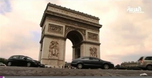 بالفيديو  مطعم 3 نجوم في حافلة تجول شوارع باريس