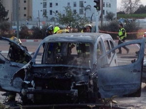 صور.. انفجار سيارة مفخخة في تل أبيب,, قتيل و17 اصابة في المكان 